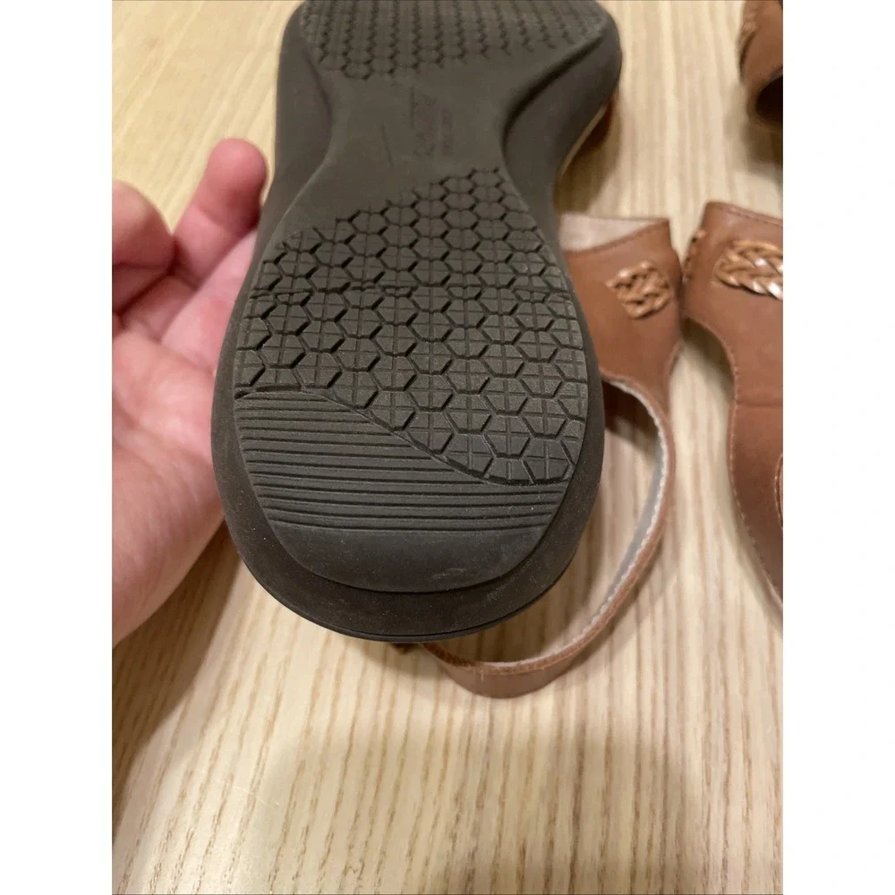 Trotters Romi Woven sandals in luggage leather‎ Size 10